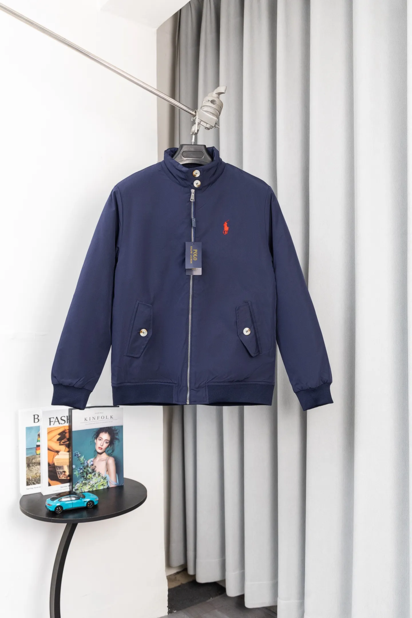 Model number (M038) hanging picture P370